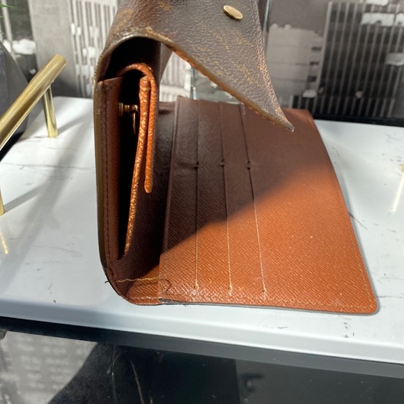 Authentic Louis Vuitton Monogram International Wallet - Picture 14 of 15